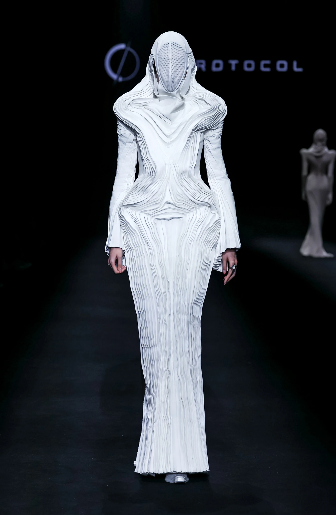 C.PROTOCOL SS27 — selected look 1, full runway view